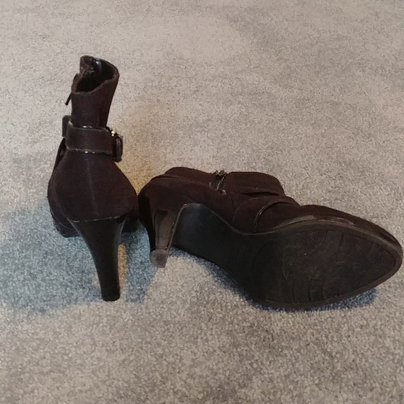 Christian Siriano for Payless Faux Suede Booties Size 7 - Picture 3 of 5